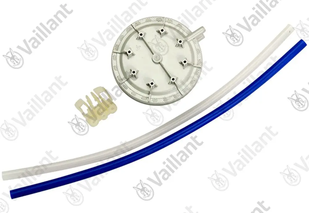 Vaillant Druckwächter-Set, bestehend aus einer weißen Druckwächter-Platte mit Anschlüssen, blauen und weißen Schläuchen sowie einer Halterung.